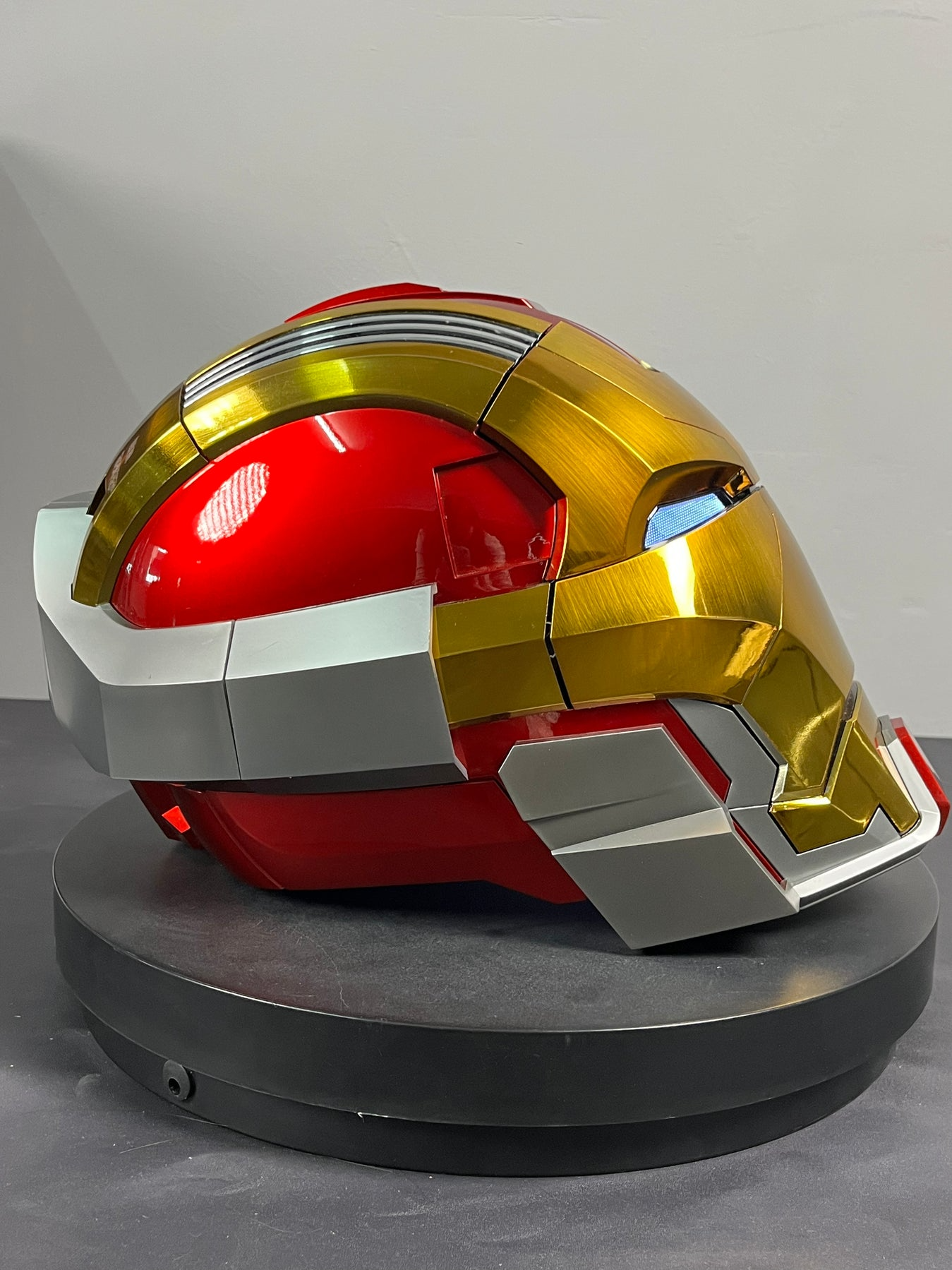 Electronic MK17 Iron man helmet